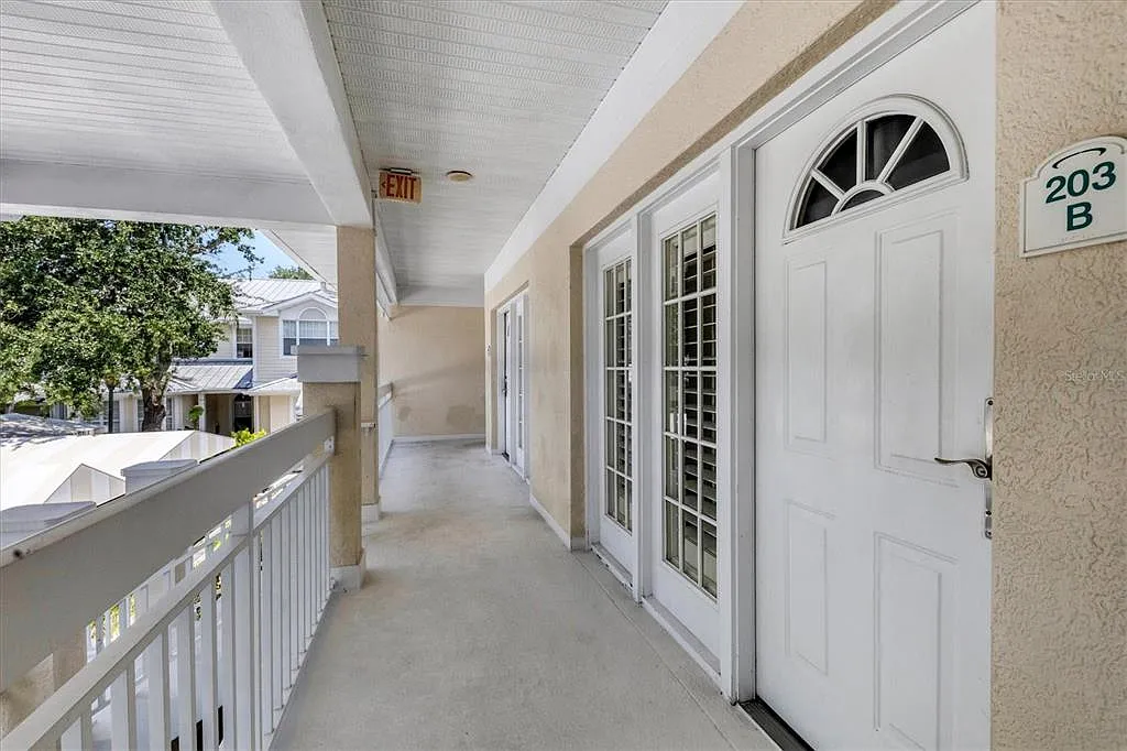 2 bed, 2.0 bath, 1119 sqft, $3,200 — Photo 3