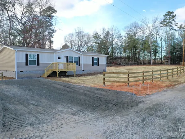 268 Tricycle Hill Ln, Tryon, NC 28782