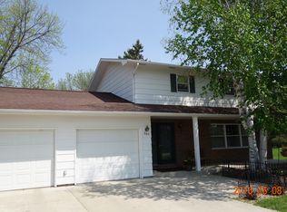 505 Kerrydon Dr, Milbank, SD 57252