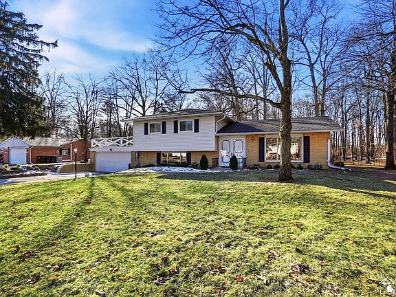 2nd image of 3415 Woodmont Dr