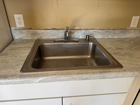 4th image of 3660 Coconut Rd