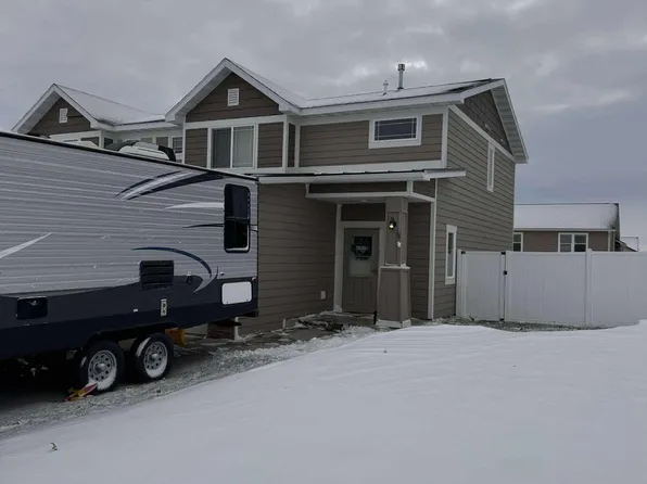3517 11th Ave NE, Watford City, ND 58854