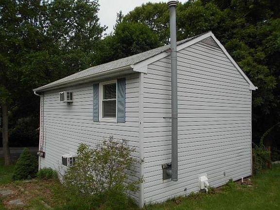 3rd image of 63 Kew Dr