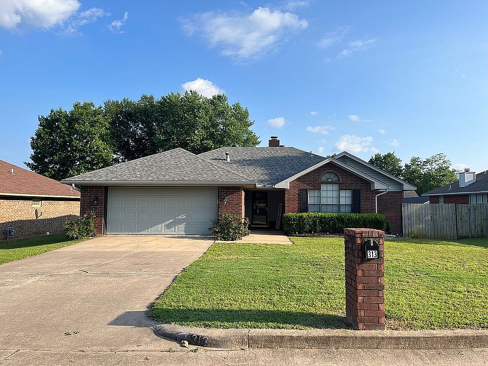 1st image of 313 Crestview Dr