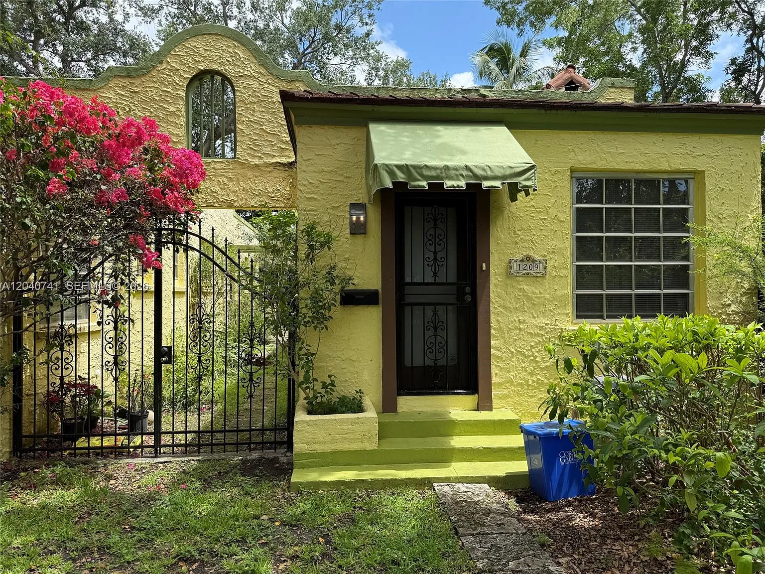 Coral Gables Granada Sec — Photo 1