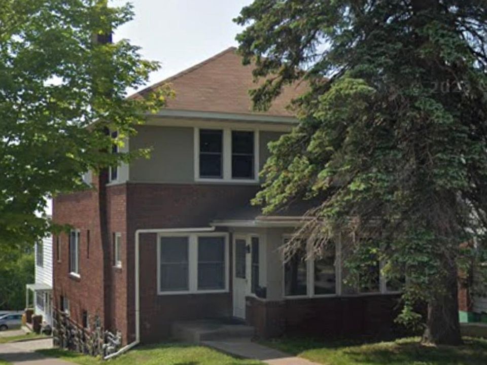 1st image of 1730 E 2nd St
