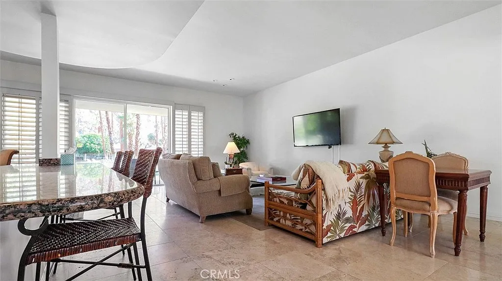 3 bed, 2280 sqft, $6,000 — Photo 4