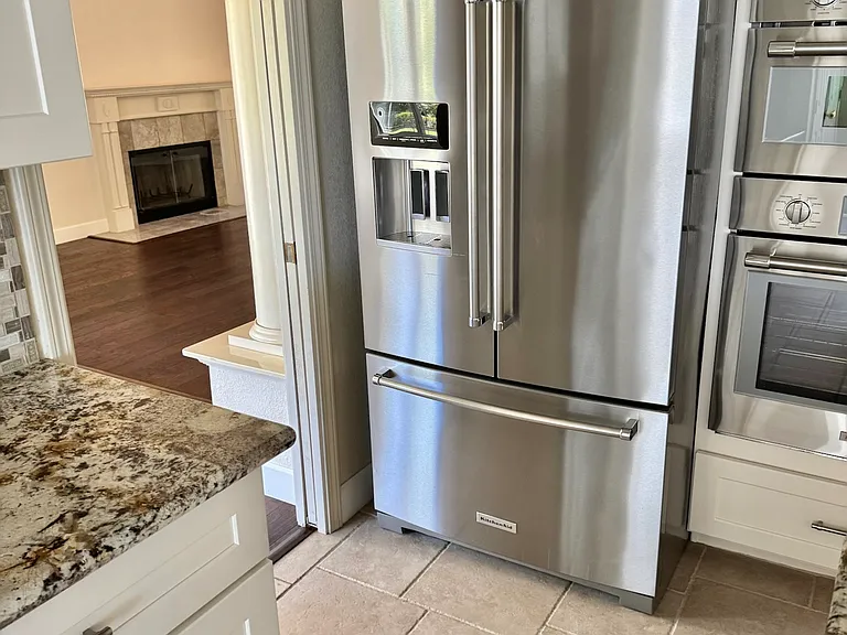 Stainless steel appliances - refrigerator
