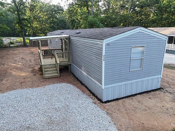 3rd image of 715 Windwood Dr