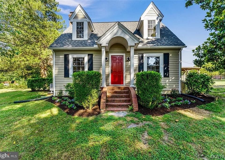 1st image of 16223 Melville Ln