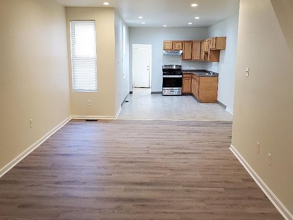 3rd image of 1333 N Allison St #1323