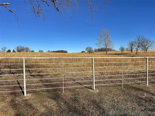 15304 W Jones Rd, Tahlequah, OK 74464