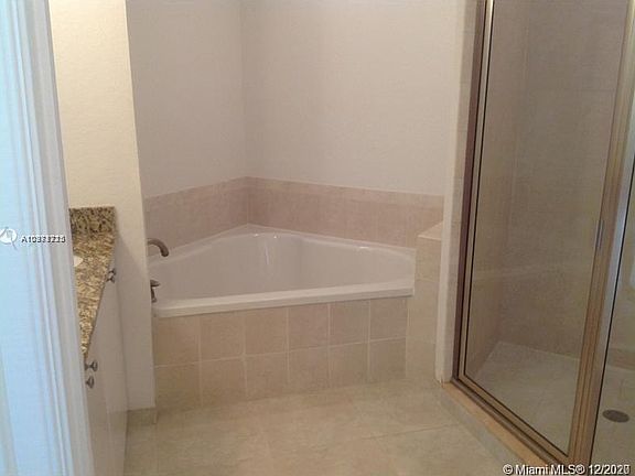 4th image of 1830 Radius Dr APT 1217