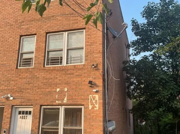 807 Barbey Street image 4 of 27