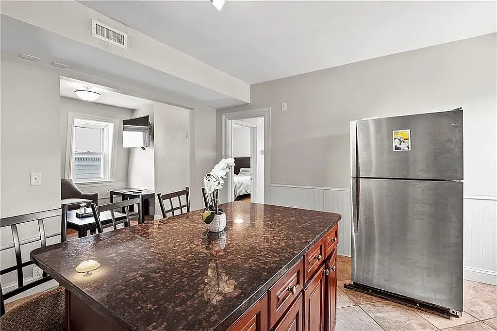 Kitchen looking into living room - 20 Governor St #3