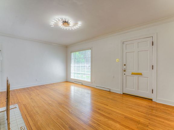 3rd image of 3396 Highland Park Pl