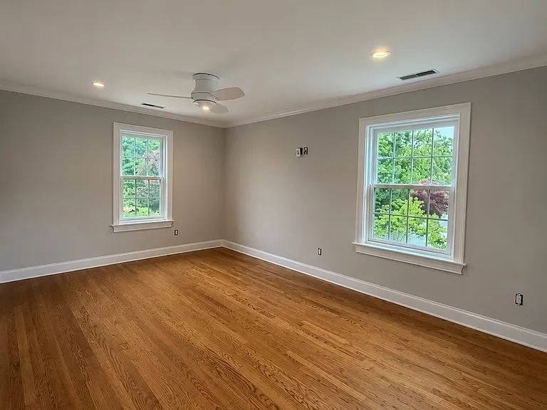 560 Old Town Rd — Photo 14