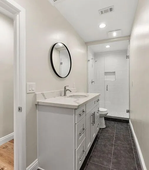 747 N Wilton Pl — Photo 6