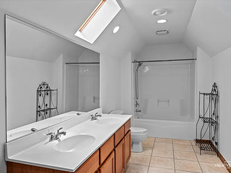 24456 Tufton St — Photo 18