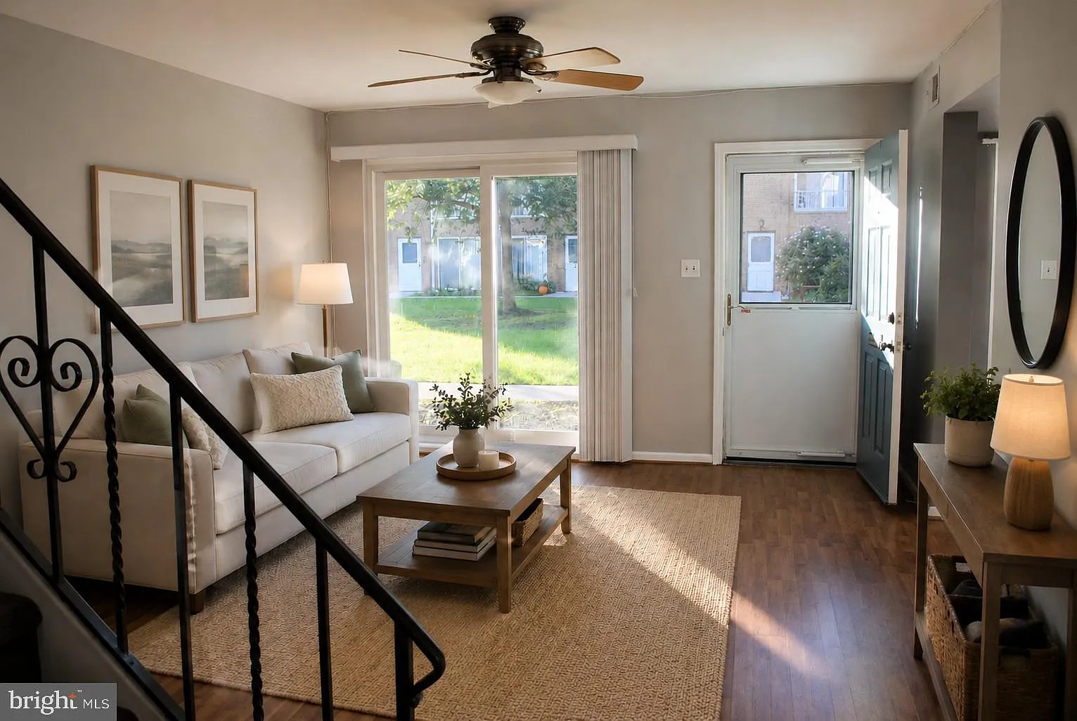 2 bed, 1.5 bath, 1012 sqft, $1,850 — Photo 3