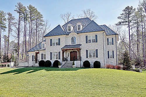 1st image of 209 Bayly Ct