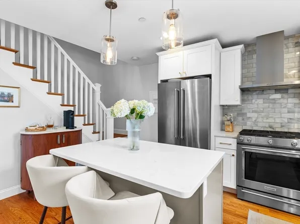 19 Pickman St #4, Salem, MA 01970