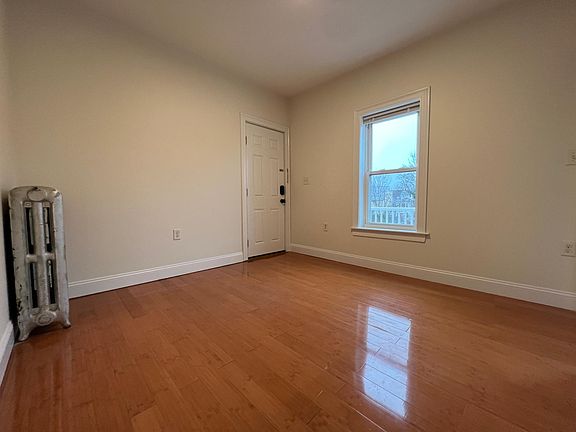 5th image of 54 Walker St Unit 3