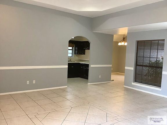 3rd image of 733 Maguey Cir