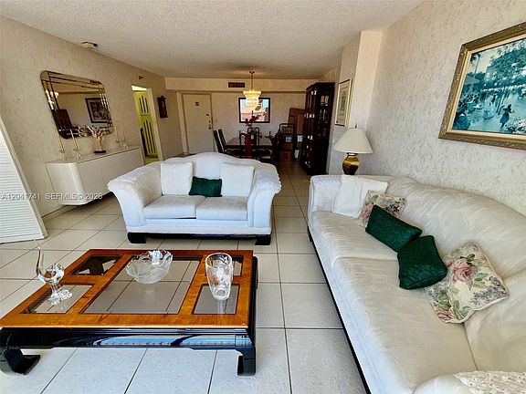 5th image of 210 174th St APT 405
