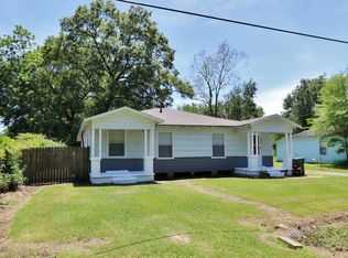 7837 Broussard Rd, Beaumont, TX 77713