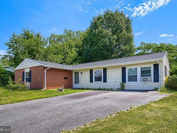 2nd image of 523 Eckhart Dr