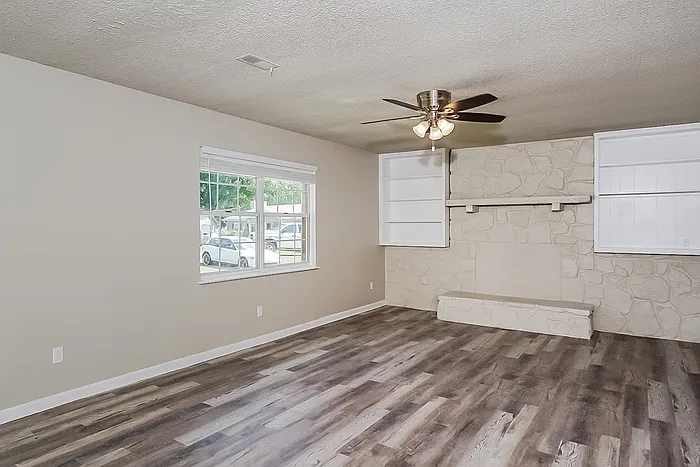 2504 Hermosa Cir SW — Photo 3