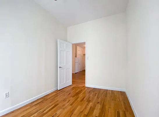 Rented by Kahen Properties | media 5