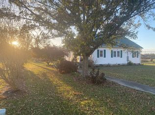 144 Old Maple Hill Rd, Maple Hill, NC 28454