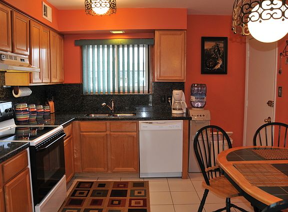 5th image of 9466 Bay Colony Dr APT 3S