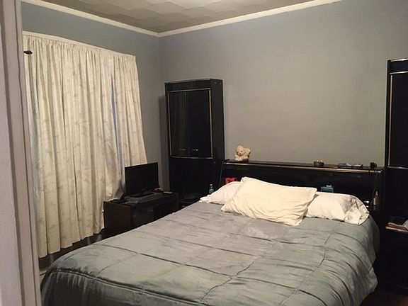 5th image of 4510 N Melvina Ave