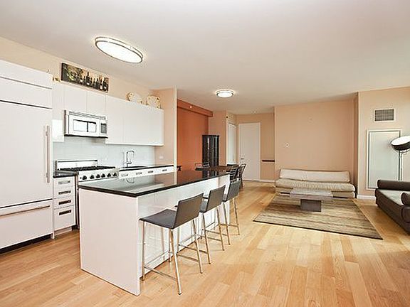 3rd image of 46 Center Blvd #908