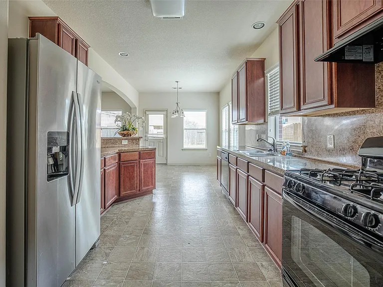 22714 Pantego Ln — Photo 11