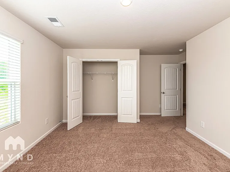 279 Royal Meadow Dr — Photo 18