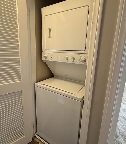 5252 Balboa Arms Dr #242 — Photo 19