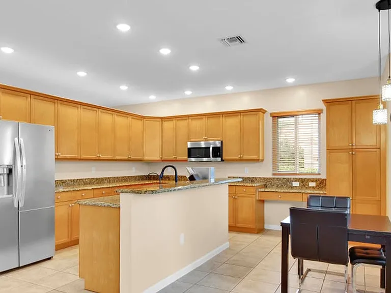 9022 Dupont Pl — Photo 2