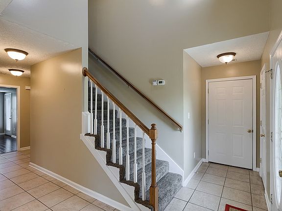 2nd image of 2209 Emerald Ct