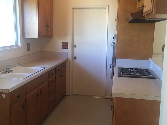Kitchen w/Garage Access
