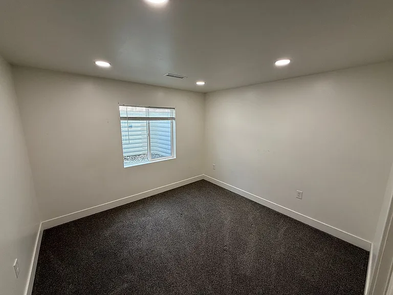 8285 N Lakeshore Drive — Photo 5