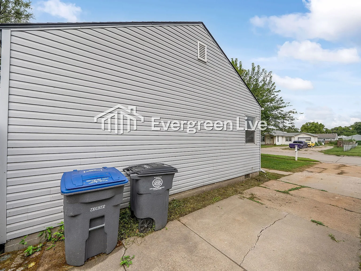 3 bed, 1.0 bath, 1056 sqft, $1,445 — Photo 3