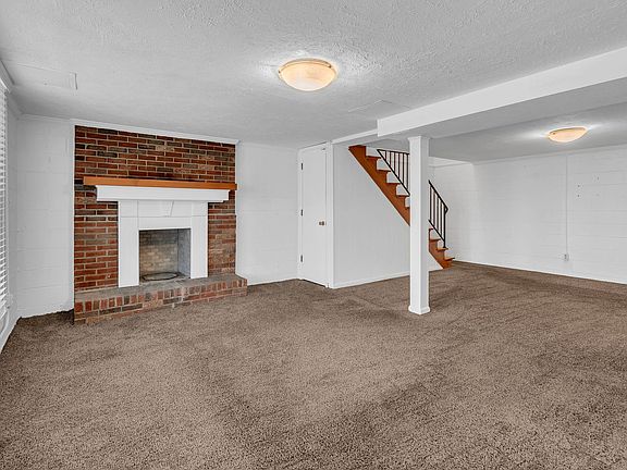 4th image of 3336 Panorama Dr
