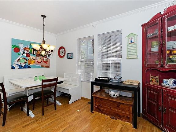 5th image of 908 Ash Ln