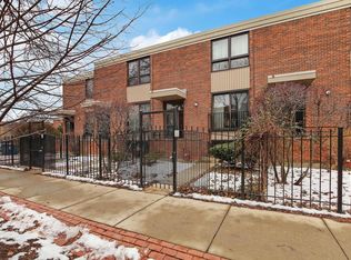 832 S Laflin St, Chicago, IL 60607