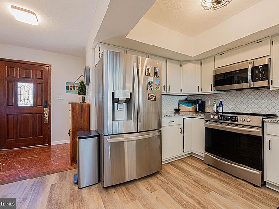5th image of 702 Bradley Rd #1002