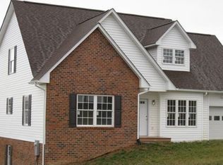 120 Kays Dr, Christiansburg, VA 24073